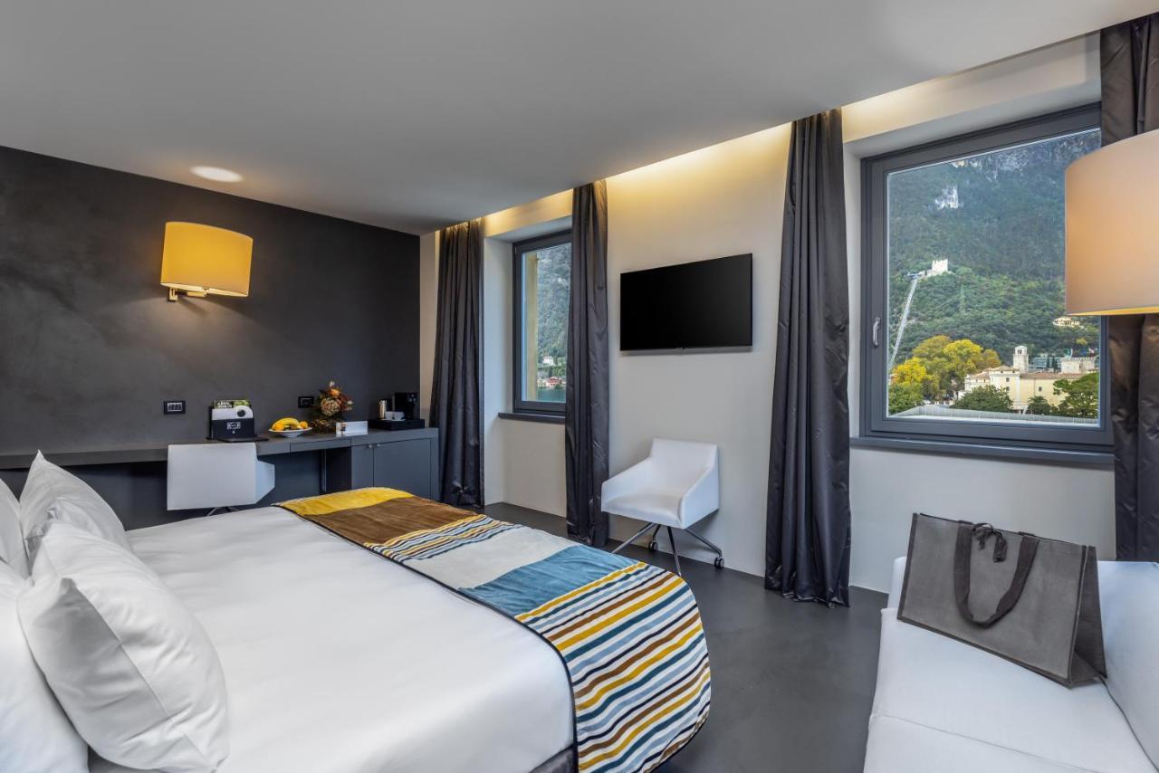 Lido Palace - The Leading Hotels Of The World Riva del Garda Exterior photo