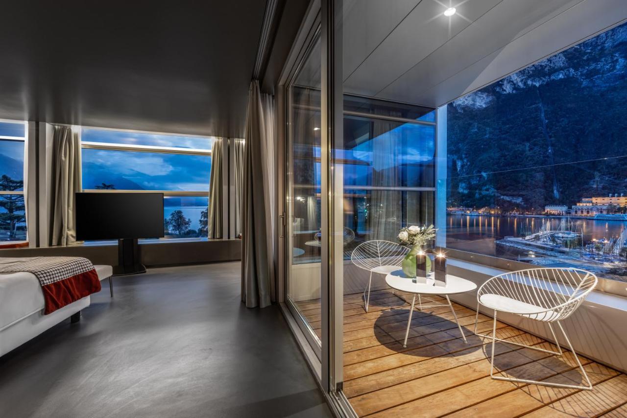 Lido Palace - The Leading Hotels Of The World Riva del Garda Exterior photo