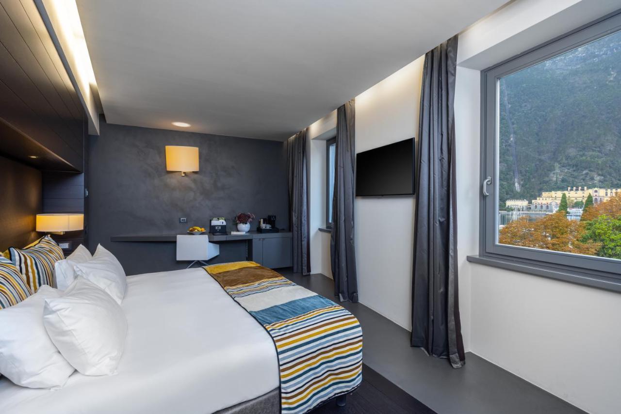 Lido Palace - The Leading Hotels Of The World Riva del Garda Exterior photo