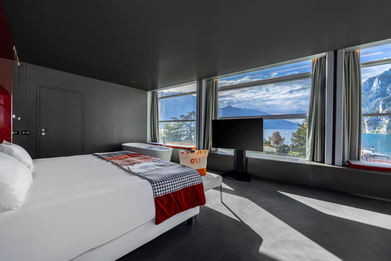Lido Palace - The Leading Hotels Of The World Riva del Garda Exterior photo
