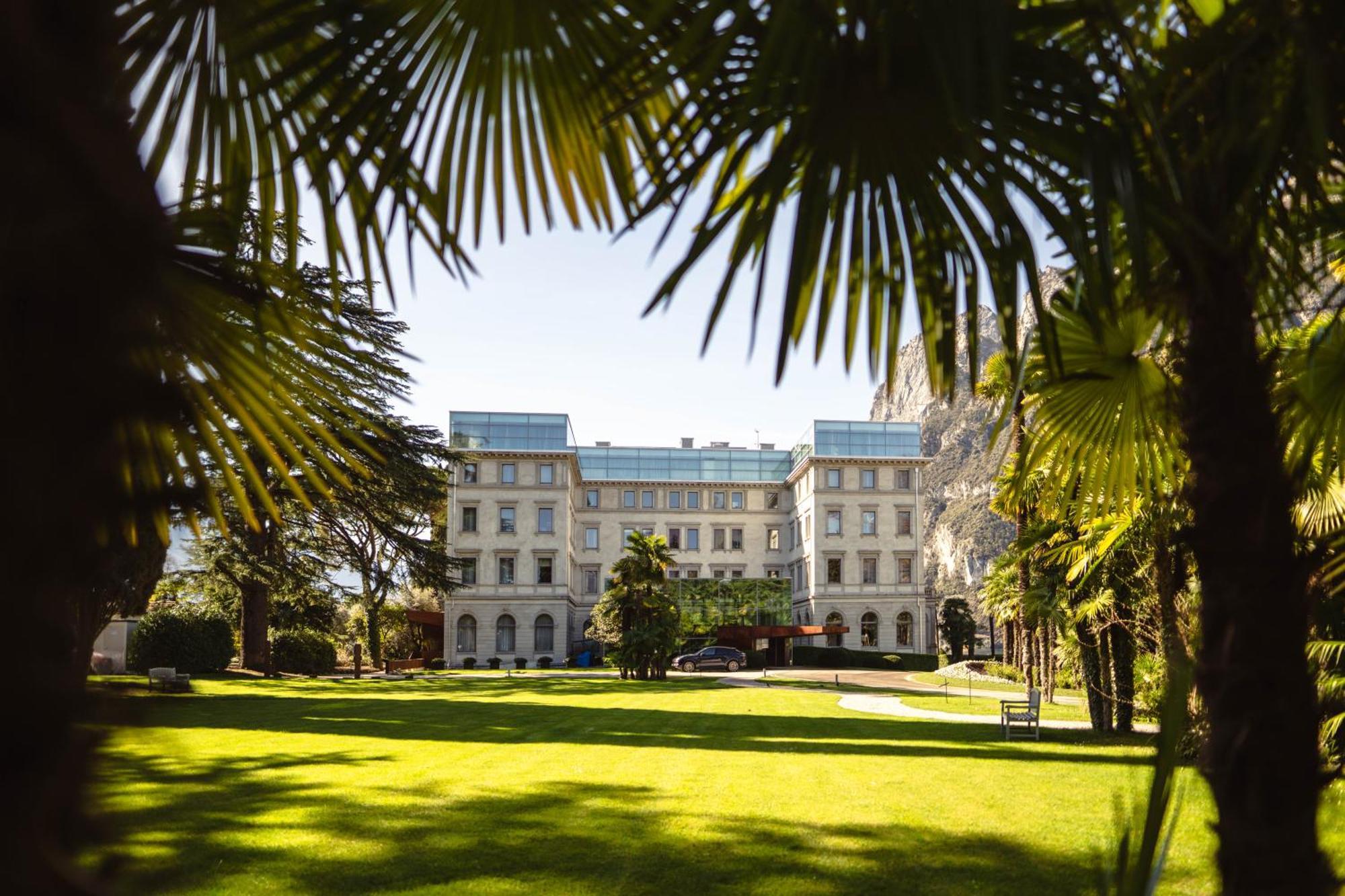 Lido Palace - The Leading Hotels Of The World Riva del Garda Exterior photo