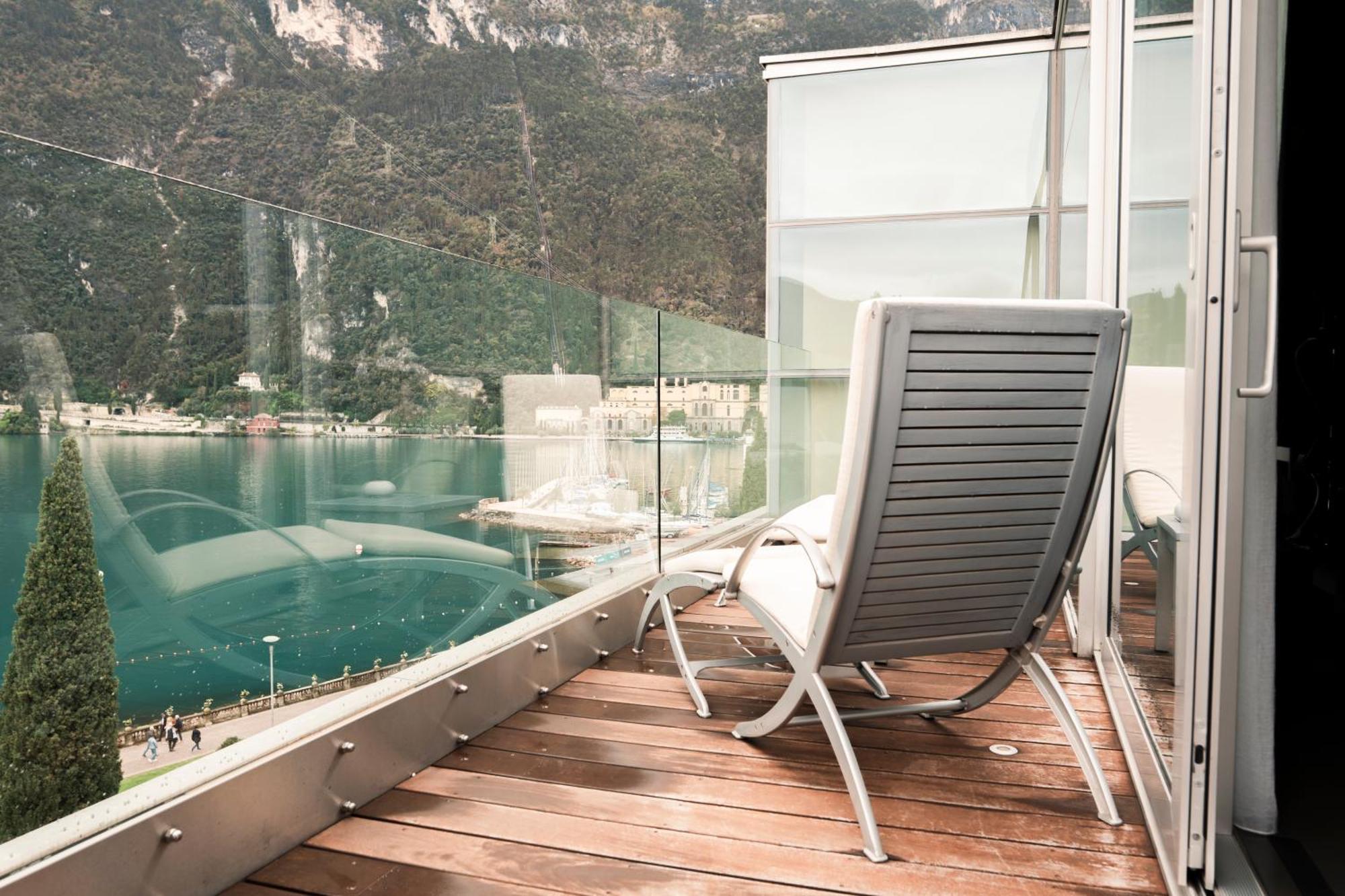 Lido Palace - The Leading Hotels Of The World Riva del Garda Exterior photo
